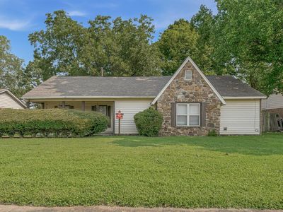 1108 Mayfair Ln