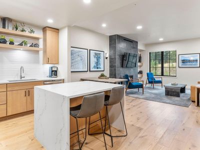 760 Village Dr #204