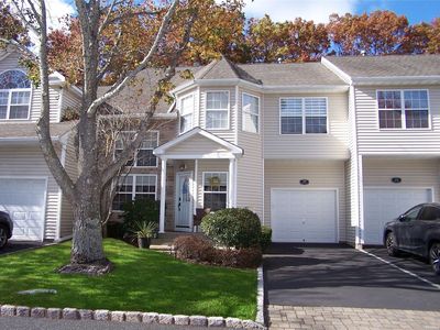 20 Tiffany Court E UNIT 20