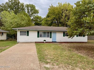 825 Shartell Dr