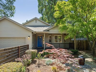 300 Solano Avenue