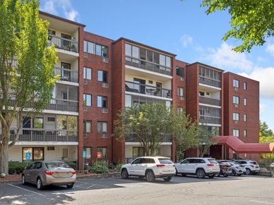 180 Green St APT 411