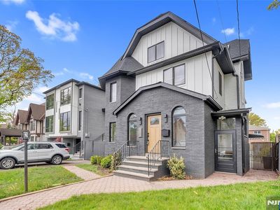 1053 Anderson Ave