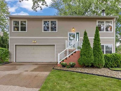 1280 Esther Ct