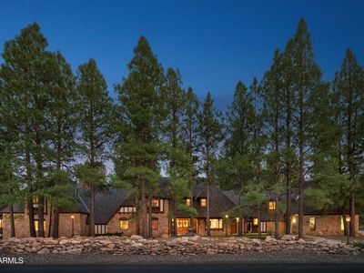 4927 E Mount Pleasant Dr