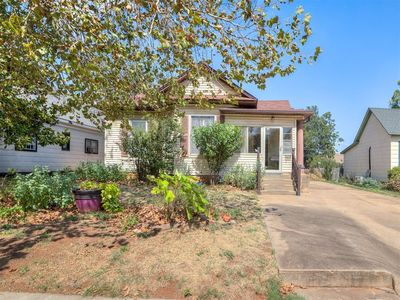 Property at 1114 E Noble Ave, Guthrie, OK