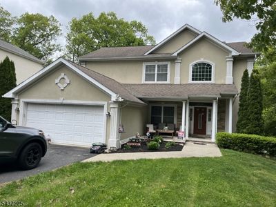 46 Decker Ave