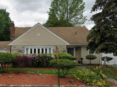 82 Killingly St