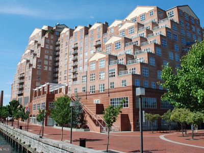 250 President St Unit 1402