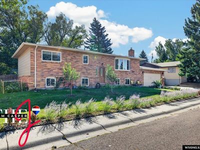 1301 Manor Dr