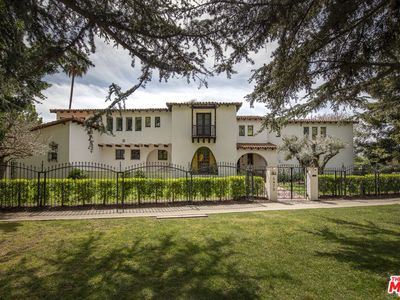 5470 Los Feliz Blvd
