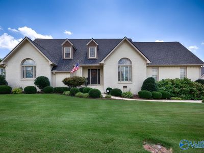 1304 Old Carriage Ln SE