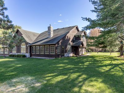 7310 Deerwood Rd
