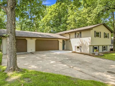 100 Shadywood Ln