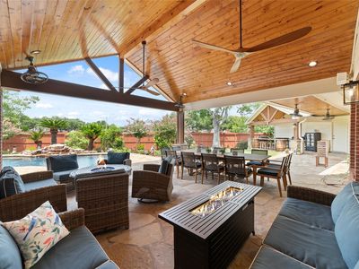 102 Barrington Pointe Ct