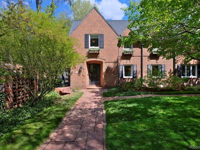 590 Race Street