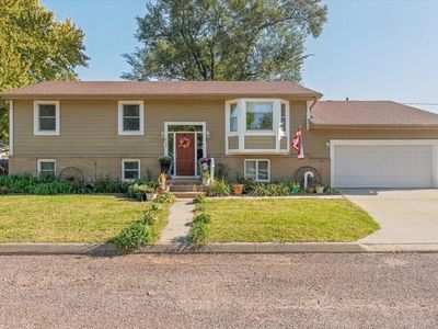 127 Aztec St