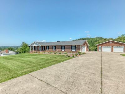 146 Central Dr