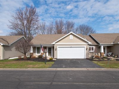 Property at 10 Turtlewood Trl, Rochester, NY