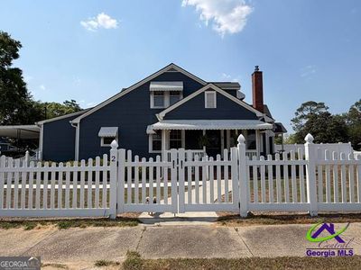 2 W Pearl St