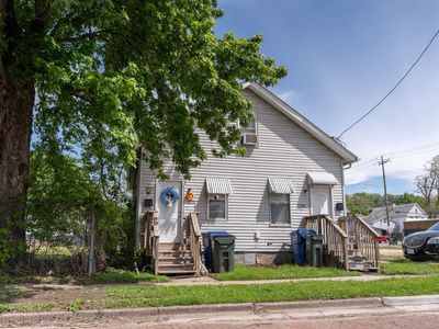 Property at 1208 W 5th St, Davenport, IA