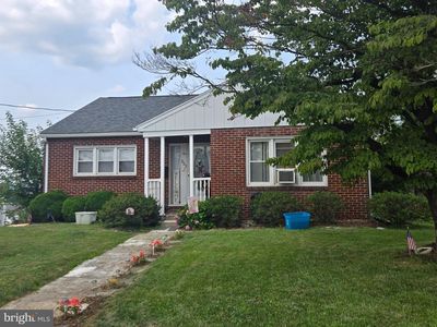 553 E Main St