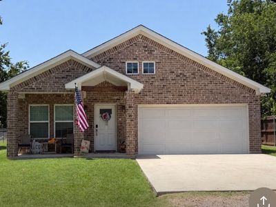 Property at 207 N Hubbard St, Alvord, TX
