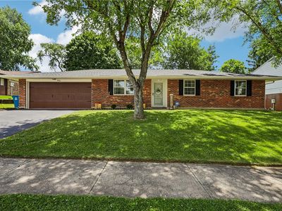 Property at 4916 Arrowview Dr, Huber Heights, OH