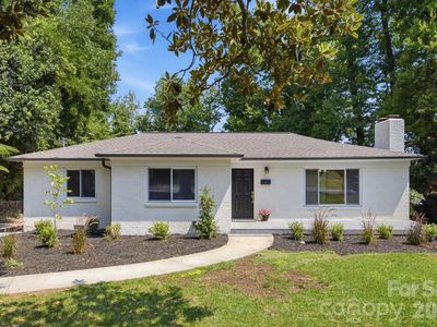 943 Hickory Nut St