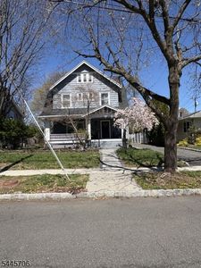 121 E Maple Ave