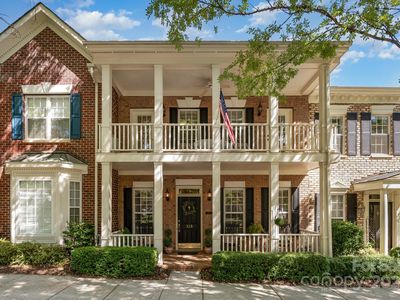 113 N Faulkner Way