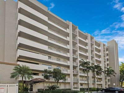 3910 Inverrary Blvd #301B