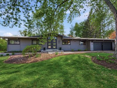 8221 Fairmont LANE