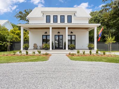 305 Beach Hill Rd
