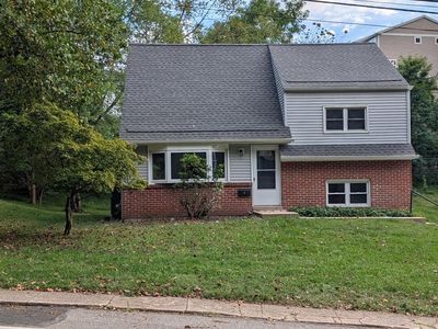 5 N Cedar Hollow Rd