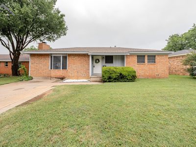 4665 Mistletoe Dr
