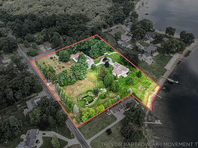 2696 Middle Lake Rd