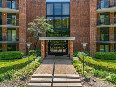 1605 E Central Rd Unit 301A