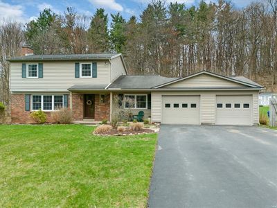 9 Country Corner Ln
