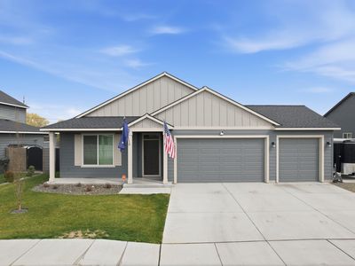 Property at 1403 Diamond Ave, Grandview, WA