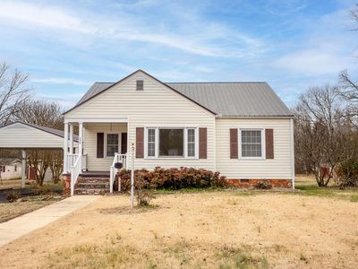 Property at 324 Hutcheson Ave, Chase City, VA