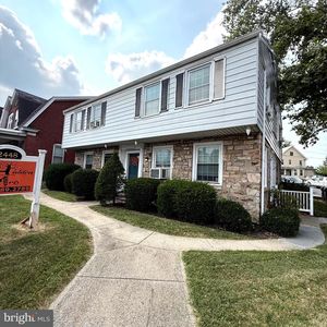 2448 Walnut St