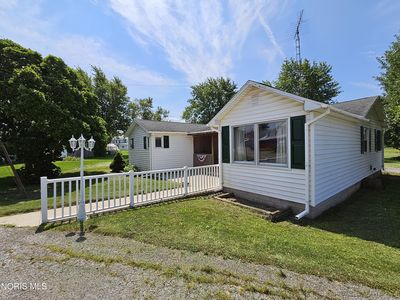 121 W South St