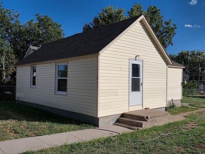 811 Bates Blvd