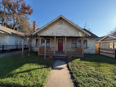1120 E 14th St