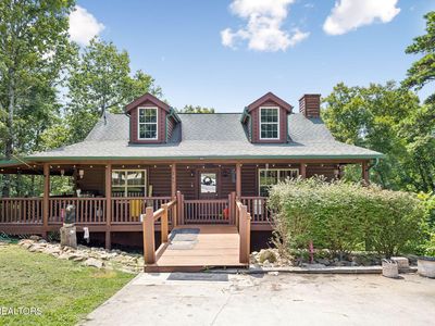 369 Oak Lake Dr