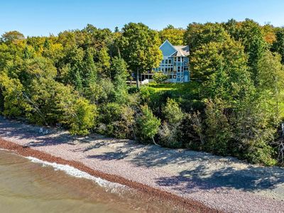 59357 N Lakeshore Dr