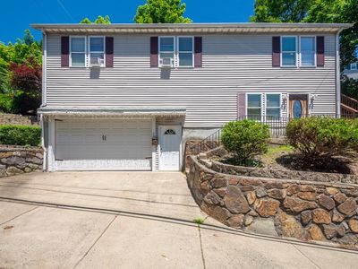 23 Lovers Leap Ave