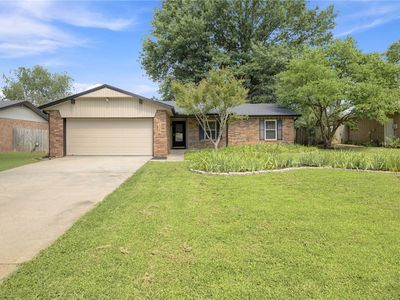 3042 N Malinda Dr