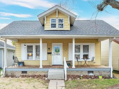 104 Gilmour Ct